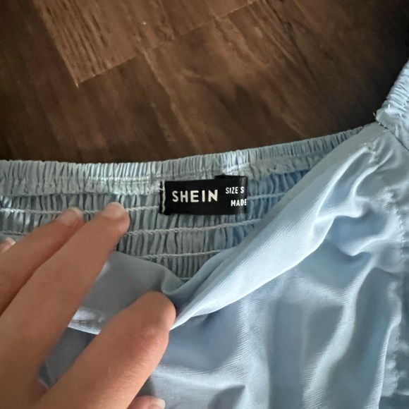 Shein synched blue puff sleeve top - Picture 2 of 4